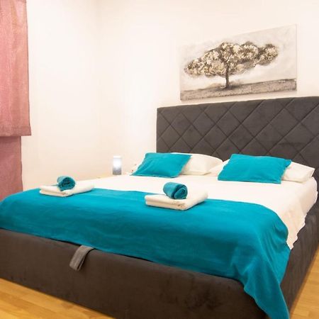 Apartment Cvita Free Beach Parking Makarska Eksteriør billede