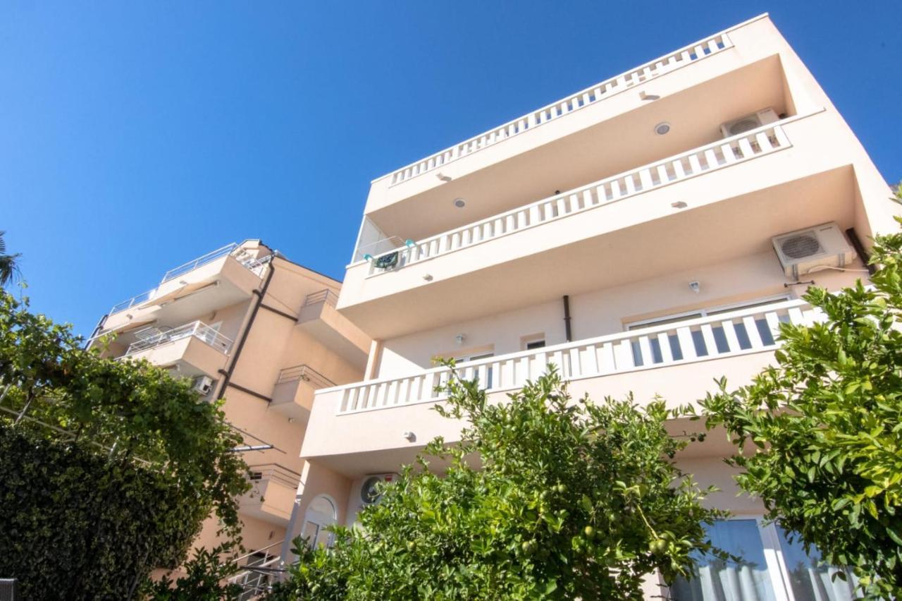 Apartment Cvita Free Beach Parking Makarska Eksteriør billede